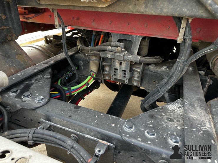 2012-kenworth-t440-image-16