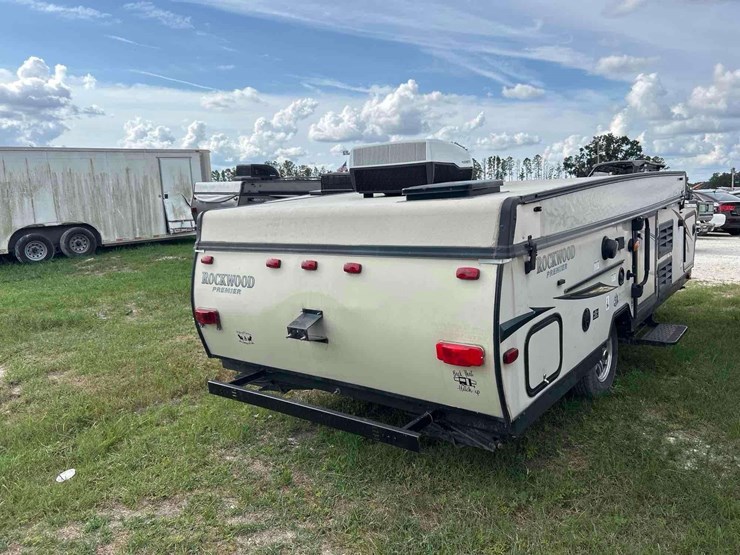 2014-rockwood-premier-2317g-23ft-s/a-pop-up-camper-image-4