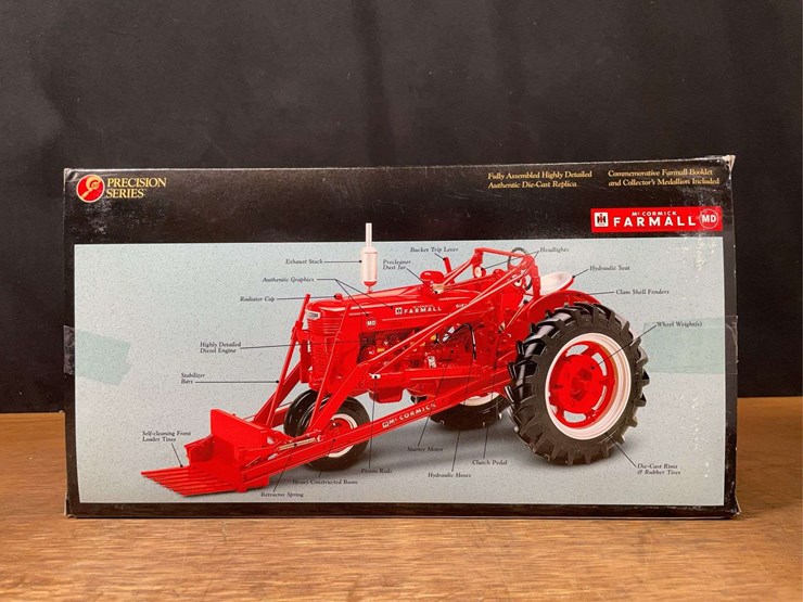 1/16-farmall-md-w/loader-precision-nib-ertl-image-23
