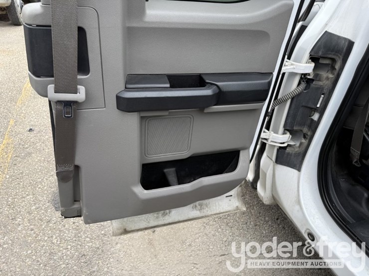 2020-ford-f150-image-28