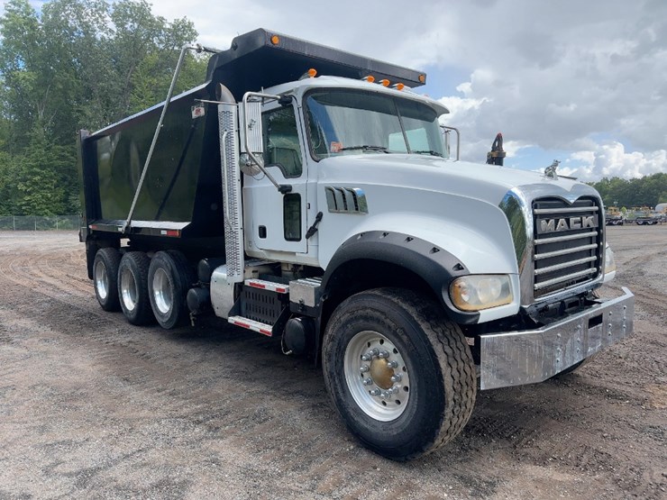 2017-mack-granite-gu713-image-11