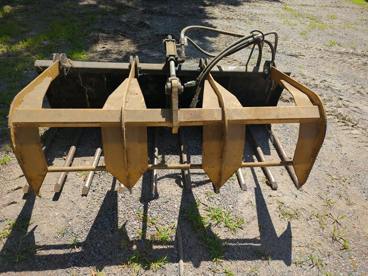 grapple-bucket-skid-steer-attachment-6'-image-2
