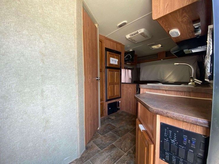 2015-forest-river-rockwood-roo-19-25ft-t/a-travel-trailer-image-7