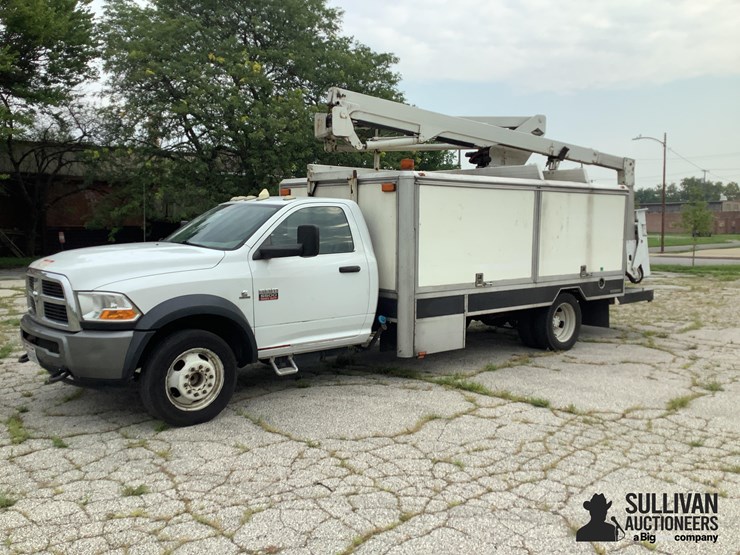 2011-dodge-ram-5500-image-1