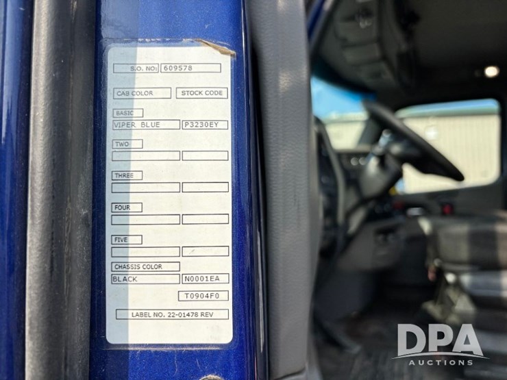 2019-peterbilt-567-image-106