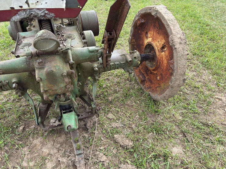 john-deere-model-b-image-7