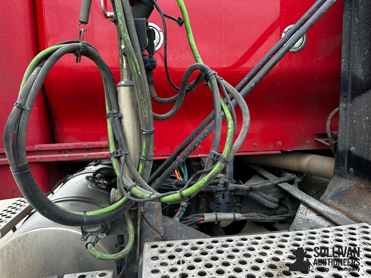 2010-kenworth-t800-image-14