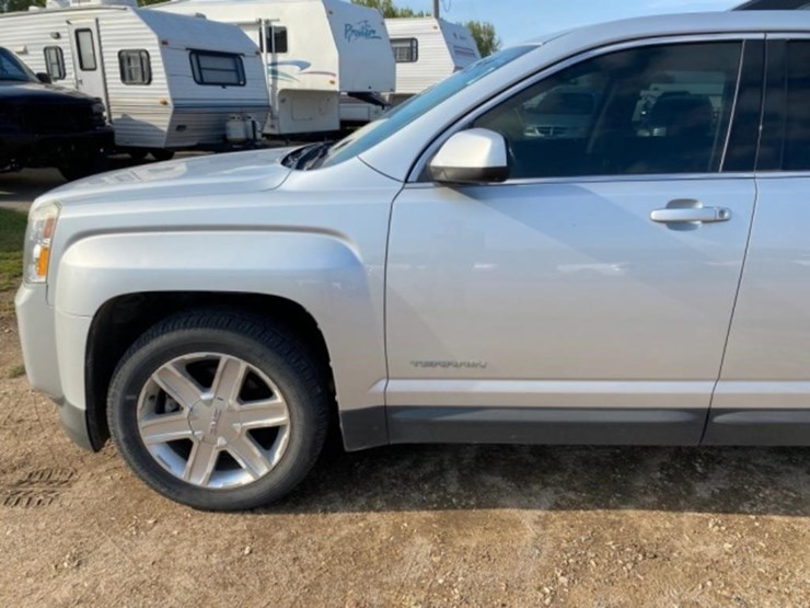 2010-gmc-terrain-sle-image-13