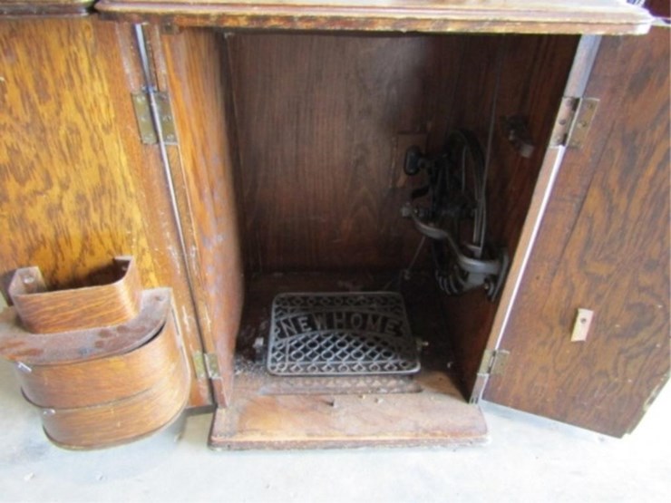 new-home-sewing-machine-w/attachments-&-cabinet-image-14
