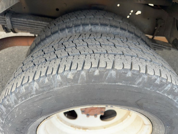 2009-ford-e450-image-9