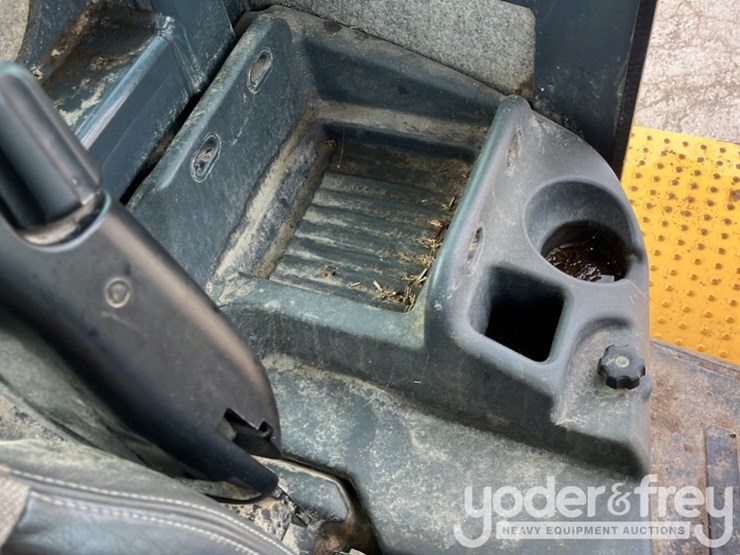 2015-deere-644k-image-22