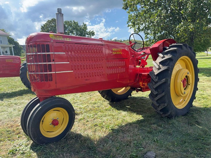 massey-ferguson-101-image-1