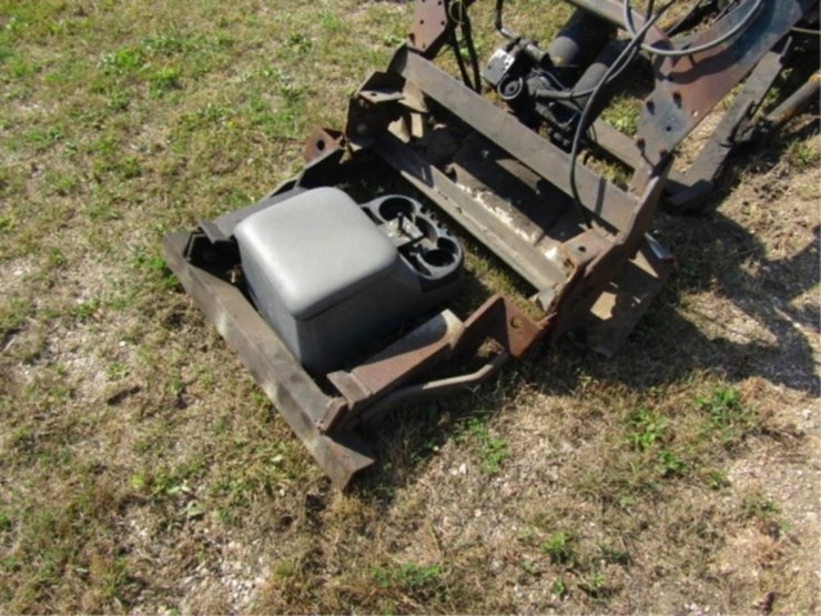 meyers-90in.-plow-w/mounts-&-controls-image-2