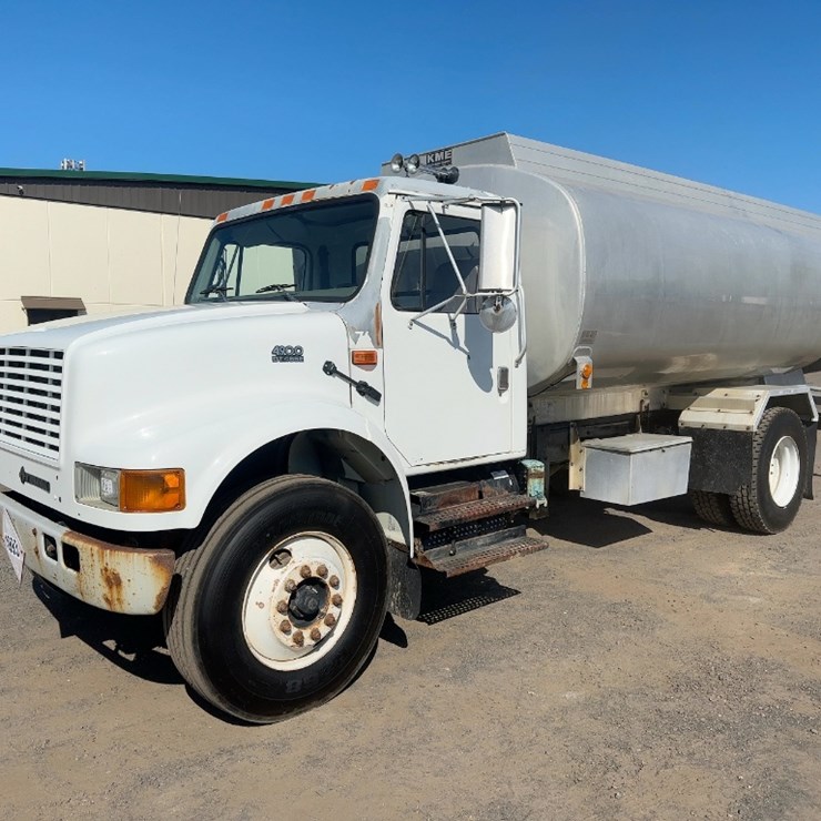 2001 INTERNATIONAL 4900