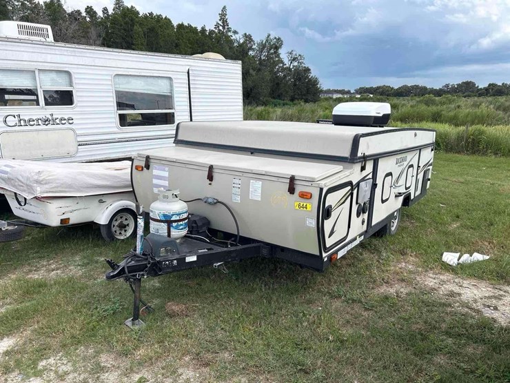 2014-rockwood-premier-2317g-23ft-s/a-pop-up-camper-image-2