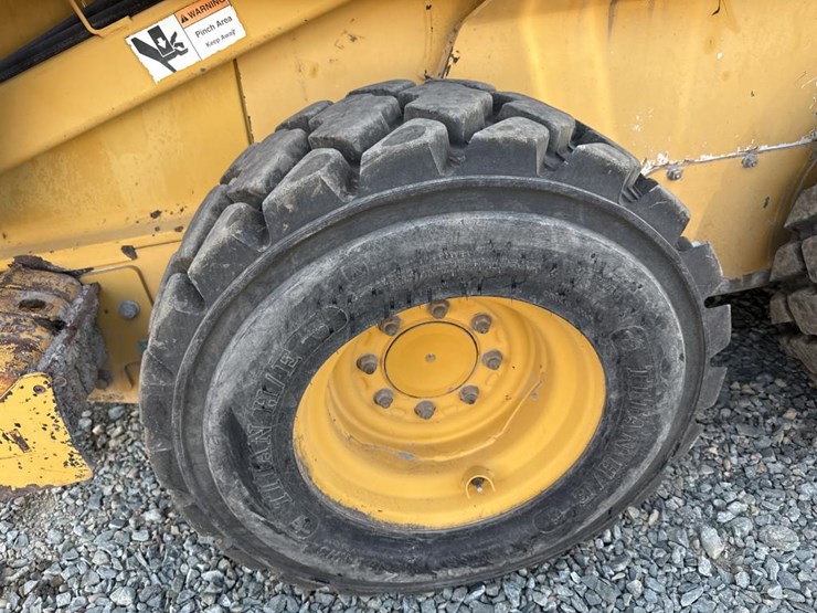 2008-deere-320-image-50