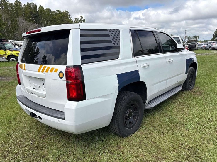 2016-chevrolet-tahoe-image-3