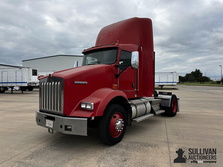 2010-kenworth-t800-image-1