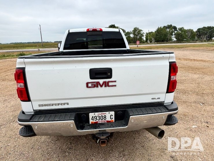 2017-gmc-sierra-2500hd-image-10