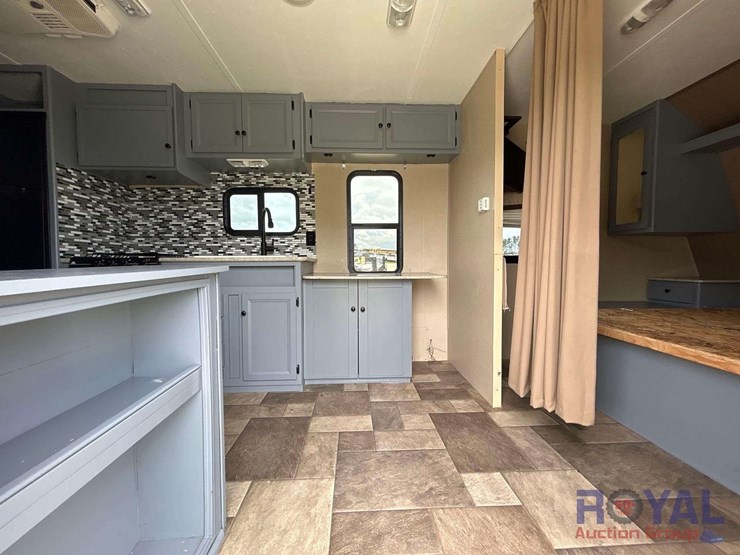 2015-coleman-dutchmen-274bh-lantern-edition-t/a-travel-trailer-image-8
