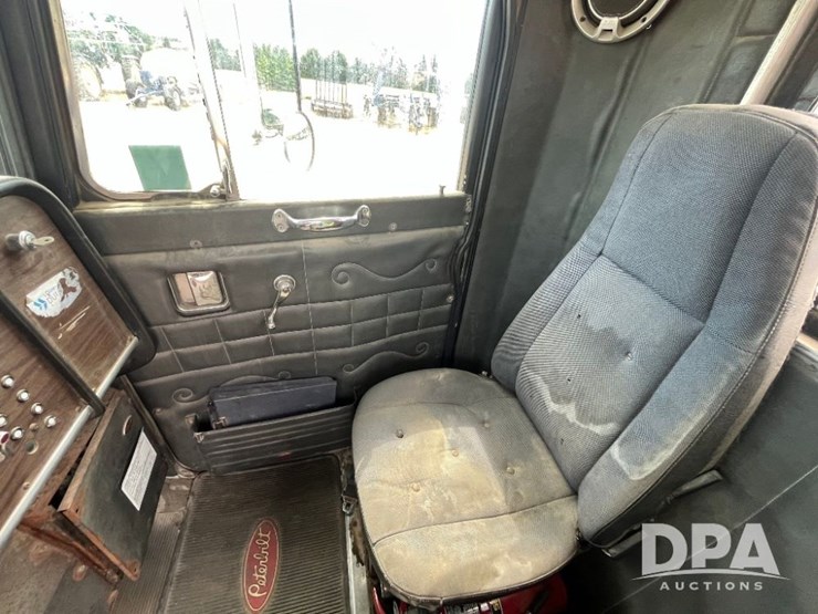 1984-peterbilt-359-image-64