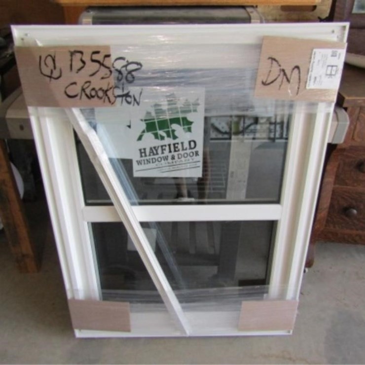 Hayfield Single Hung Vinyl Window New 29.75x40.25