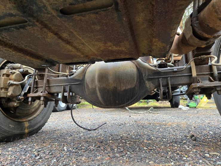 2010-ford-f550-image-36