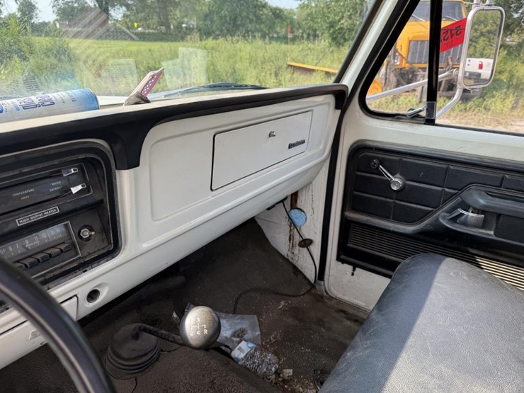 1975-ford-f350-image-2