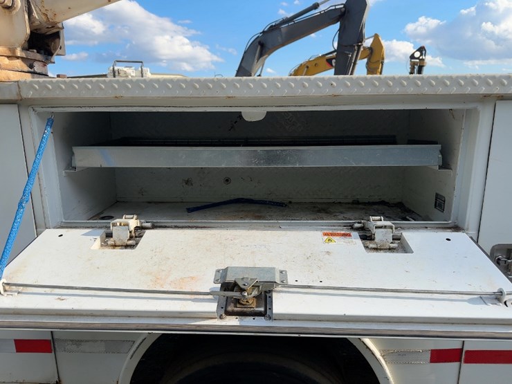 2012-ford-f550-xl-image-19