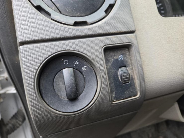 2010-ford-f550-image-53
