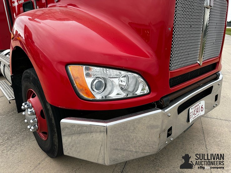 2015-kenworth-t440-image-10