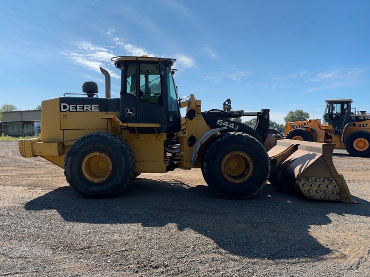 2005-deere-644j-image-8