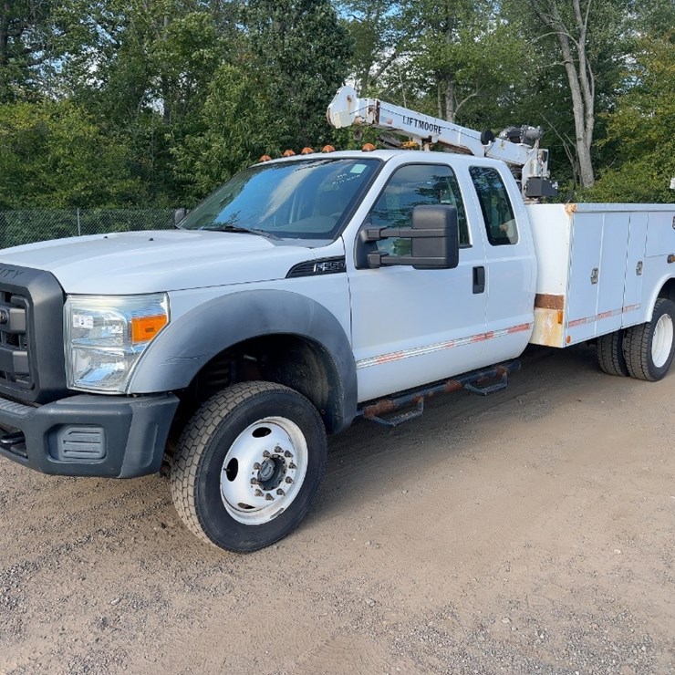 2012 FORD F550 XL