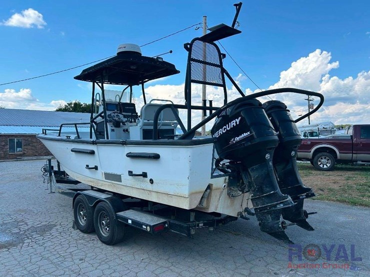 2007-boston-whaler-boat-w/-dual-200hp-mercury-optimax-image-3