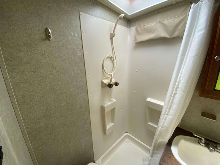 2015-forest-river-rockwood-roo-19-25ft-t/a-travel-trailer-image-17