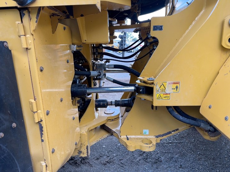 2017-caterpillar-966m-image-18