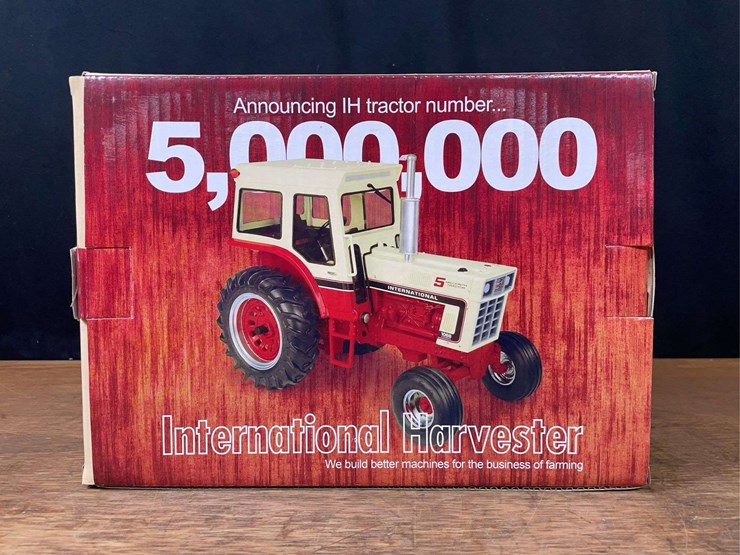 1/16-ih-1066-5-millionth-collector-nib-ertl-image-4