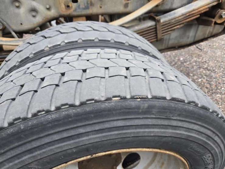 2010-ford-f550-image-63