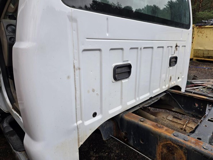 2010-ford-f550-image-24
