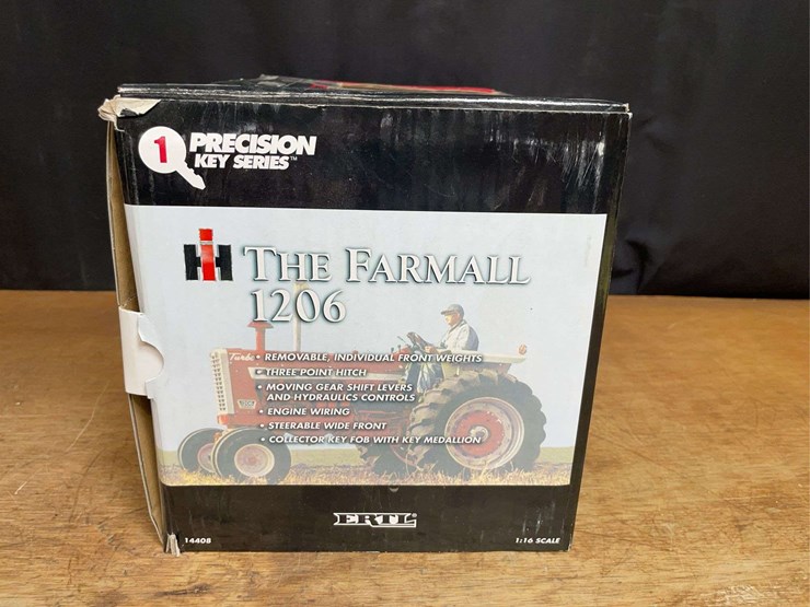 1/16-farmall-1206-precision-key-nib-ertl-image-7