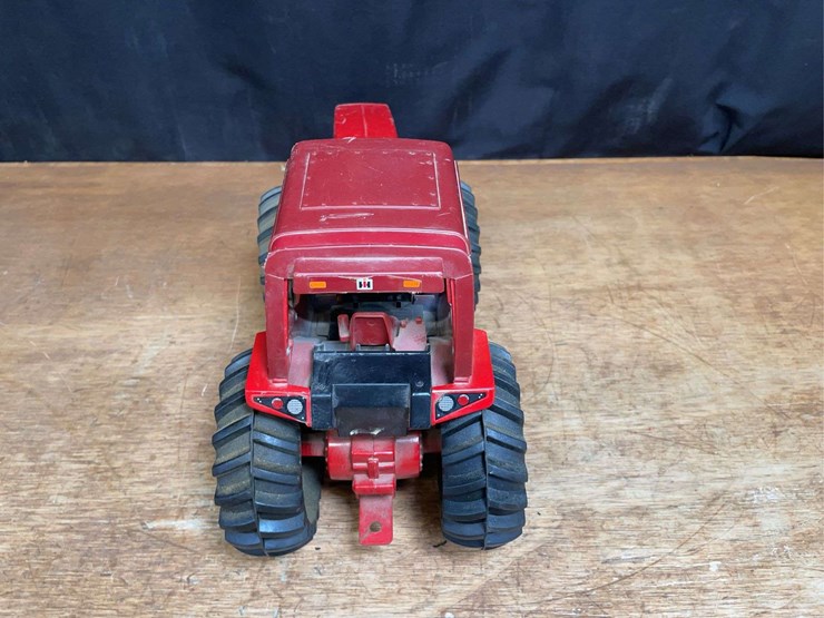 1/16-ih-6388-ertl-image-5