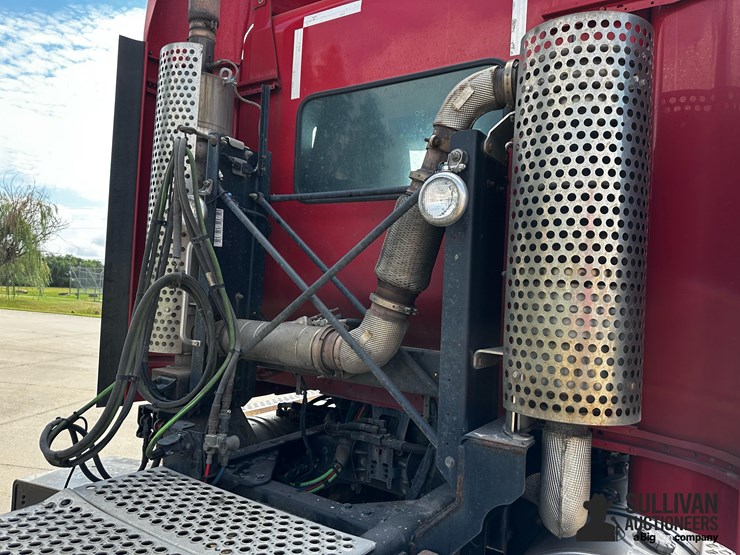2012-kenworth-t440-image-14