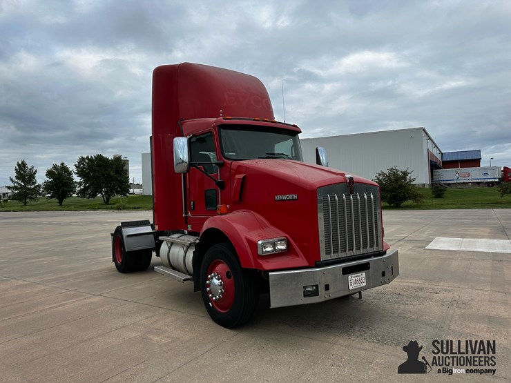 2010-kenworth-t800-image-3
