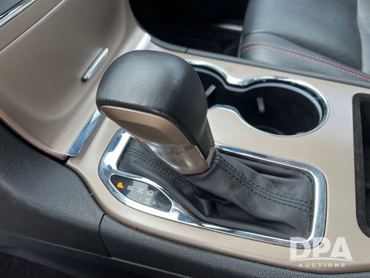 2016-jeep-grand-cherokee-image-54