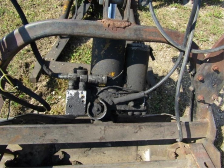 meyers-90in.-plow-w/mounts-&-controls-image-14
