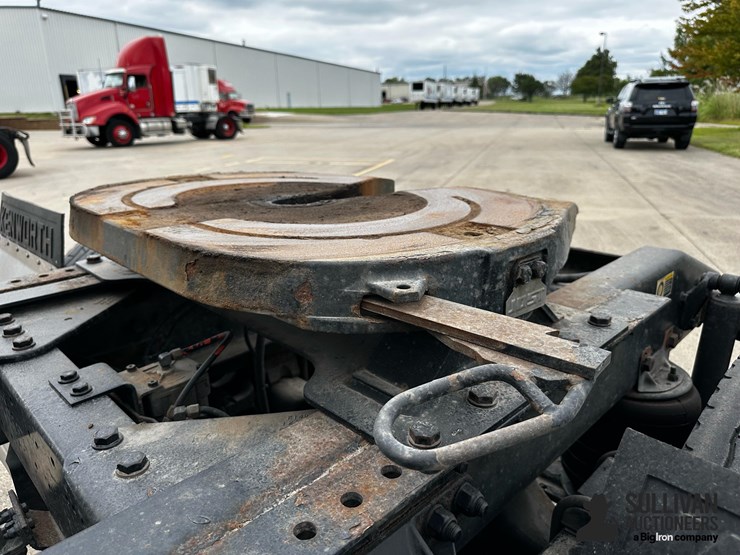 2012-kenworth-t440-image-13