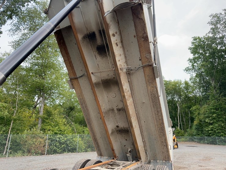 2016-kenworth-t800-image-14