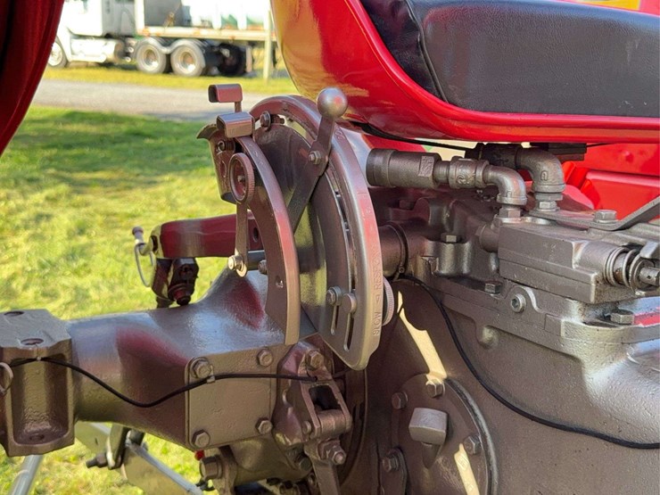 massey-ferguson-65-image-54