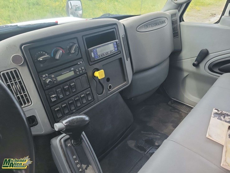 2007-international-durastar-4300-image-6