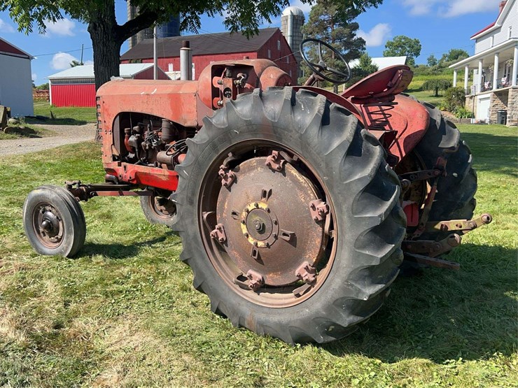 massey-ferguson-444-image-3